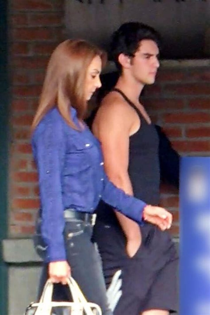 Unraveling The Life And Legacy Of Simón Charaf Jones